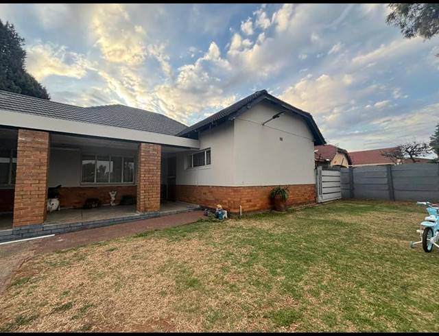 3 BEDROOM HOUSE FOR SALE IN VANDERBIJLPARK CE 1